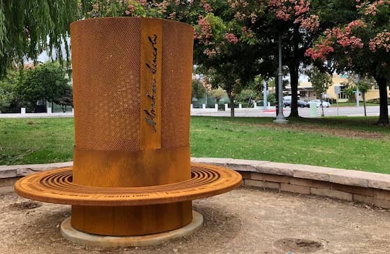 Lincoln hat sculpture at Abraham Lincoln Park