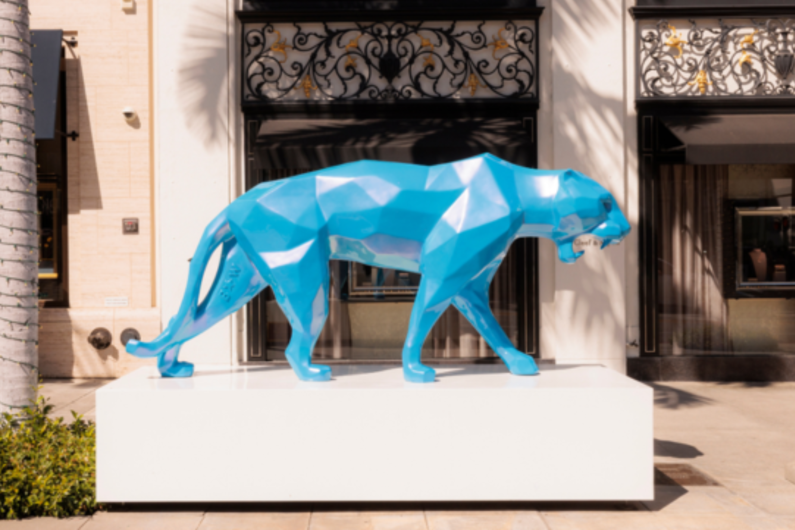 Walk Among Giants: Richard Orlinski Sculptures Take Over Downtown Burbank